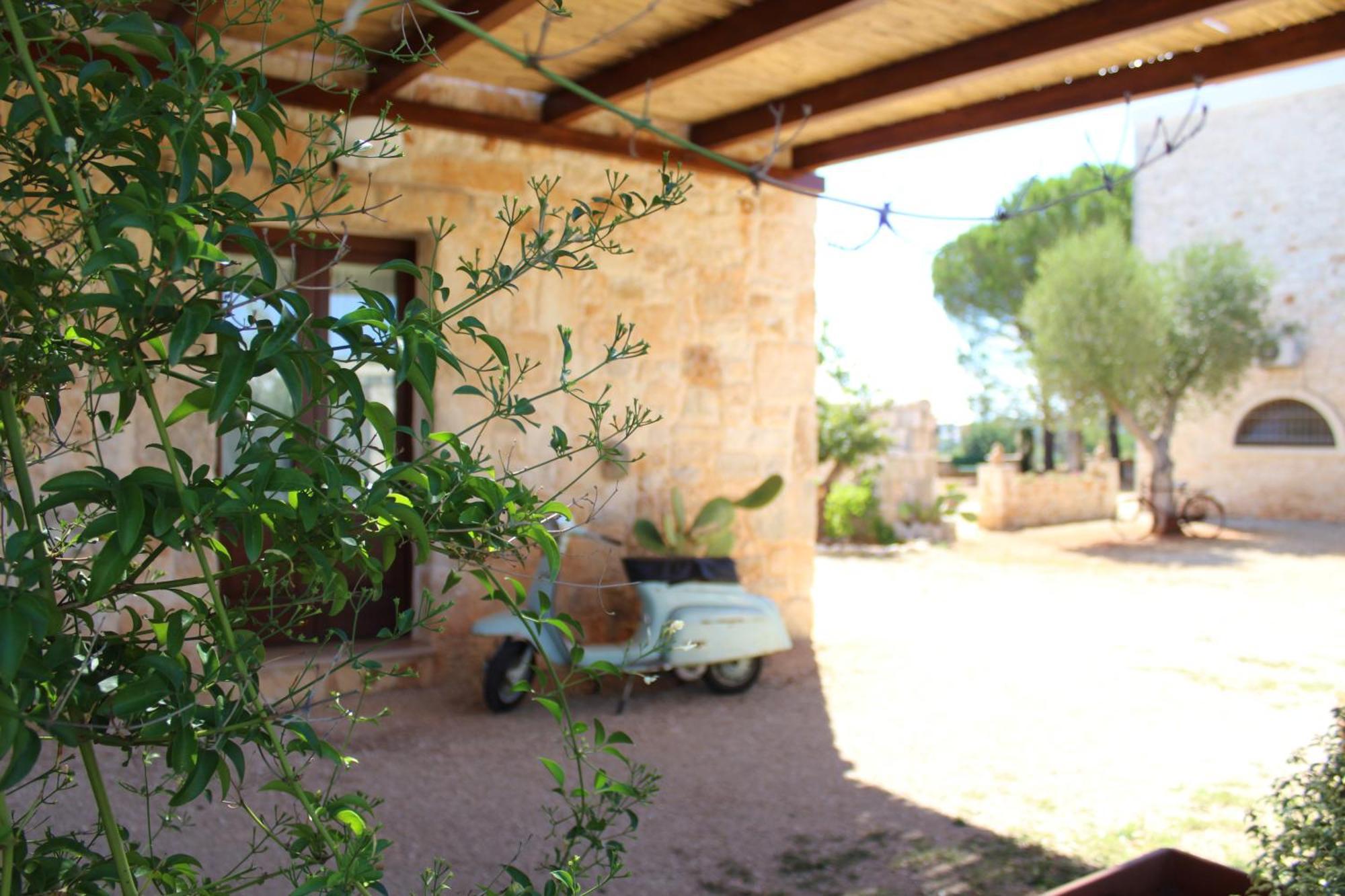 Masseria Tolla Остуни Екстериор снимка
