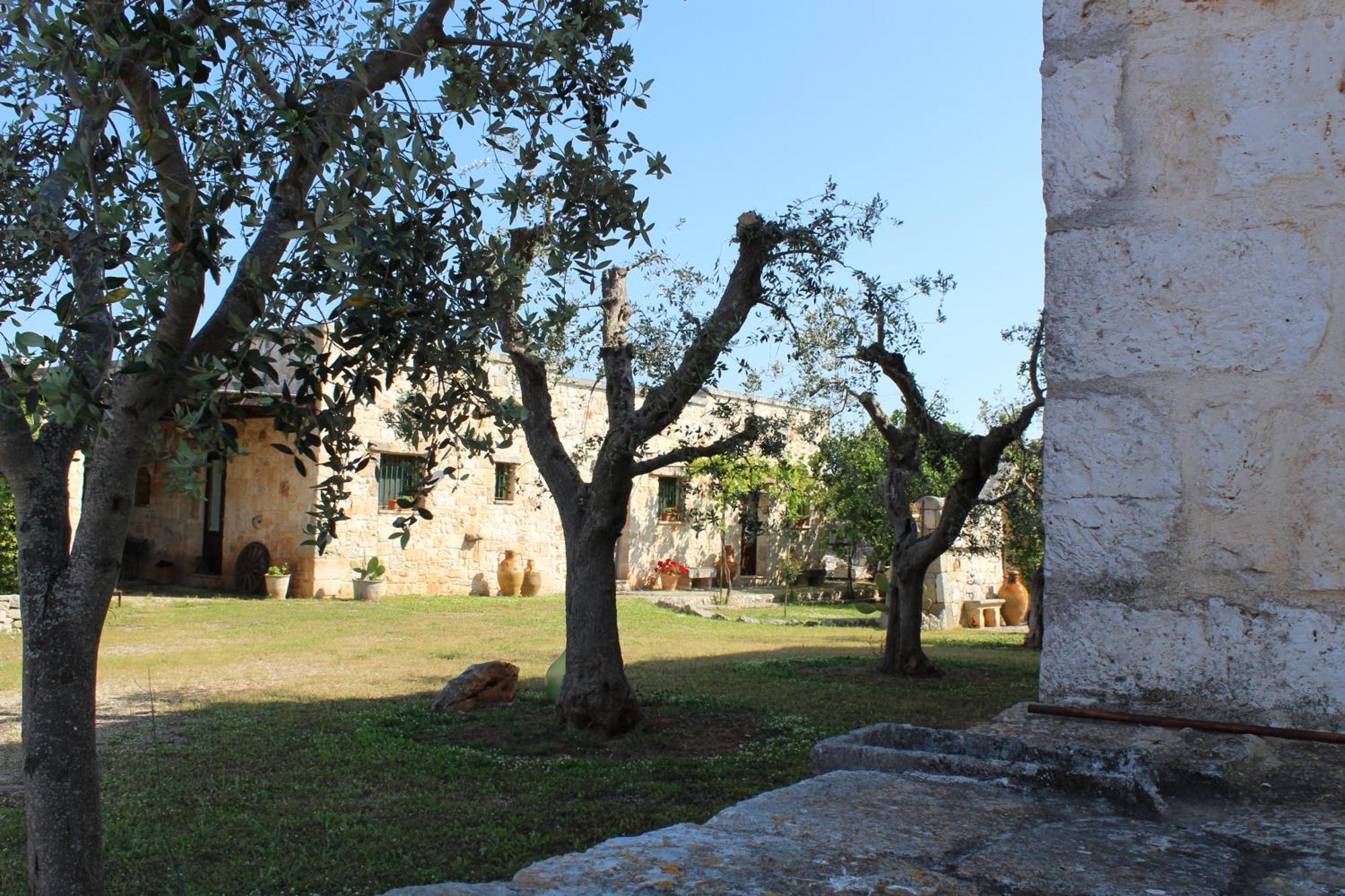 Masseria Tolla Остуни Екстериор снимка