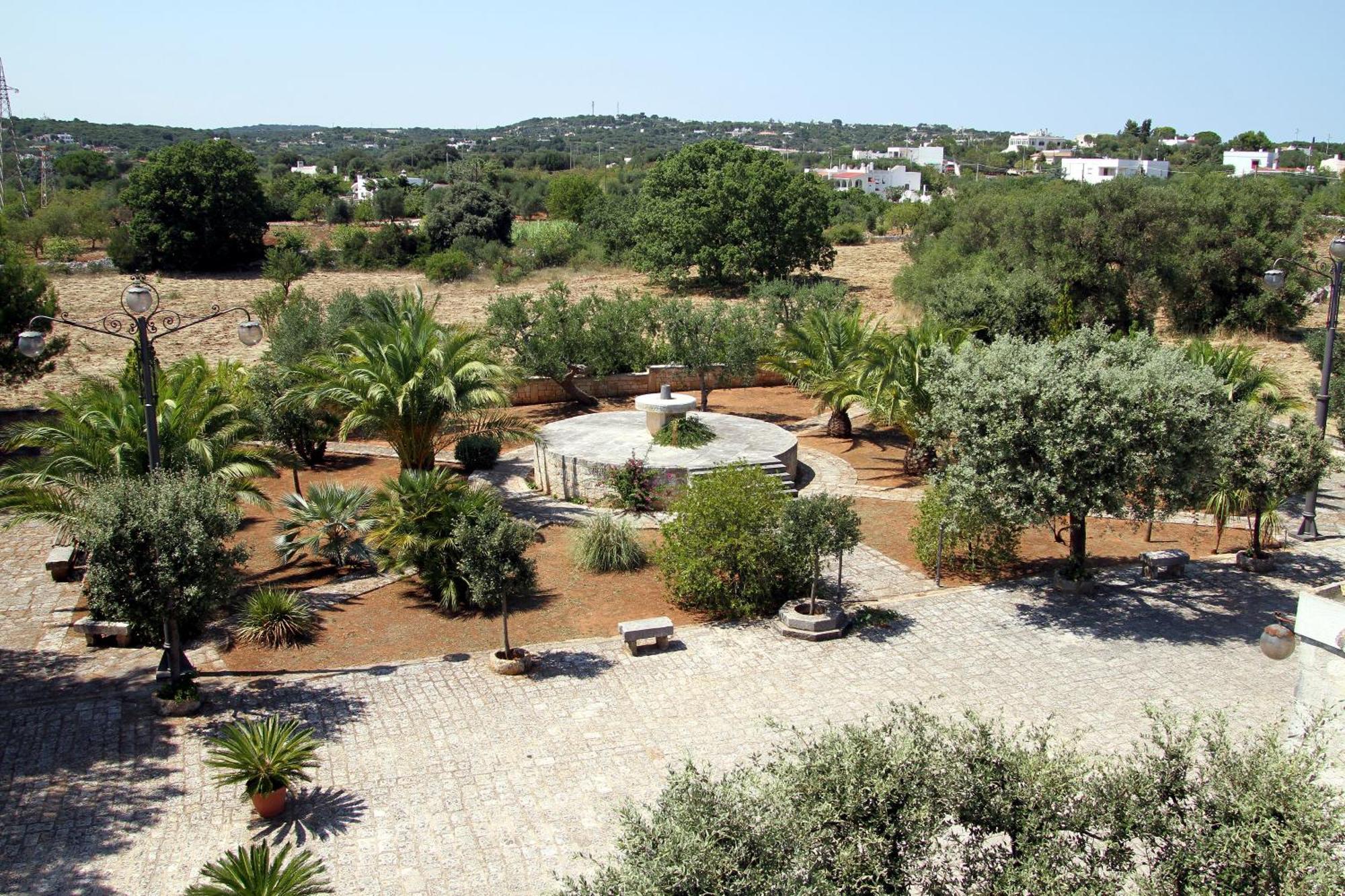 Masseria Tolla Остуни Екстериор снимка